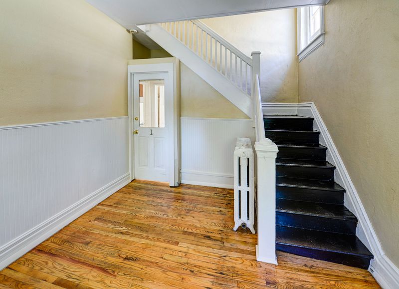 1st image of 1037 12th St #4096784