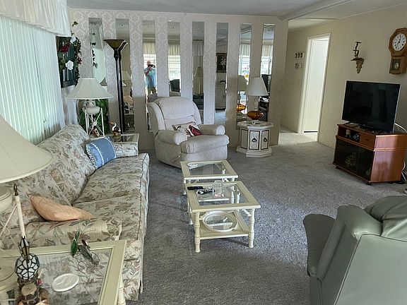 4th image of 162 Oleander St