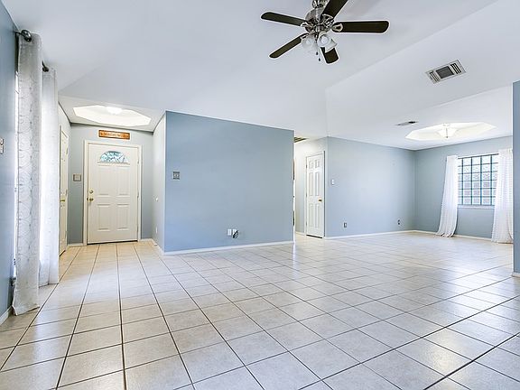 4th image of 5210 Oak Grove Blvd