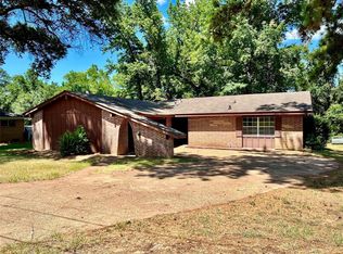 219 Cordell Dr, Crockett, TX 75835
