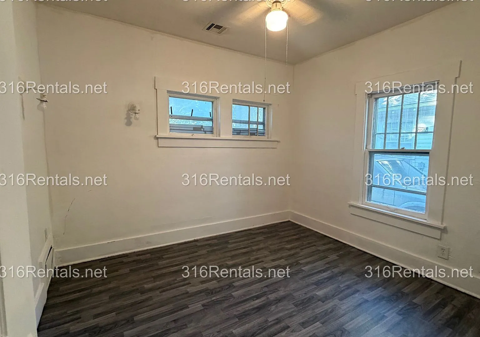 $775 - 620 S Washington 2 Bed / 1 Bath — Photo 2