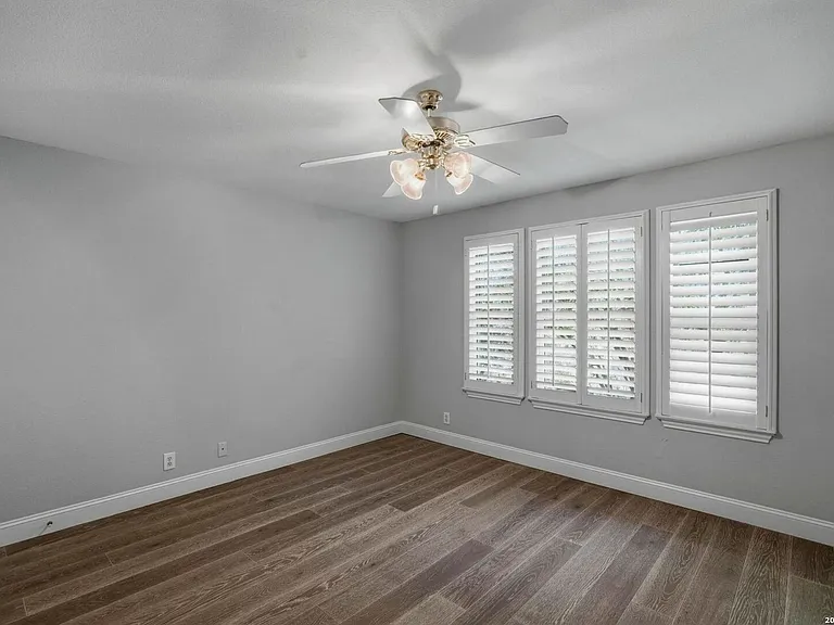 145 Elizabeth Rd — Photo 28