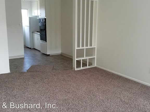3rd image of 5047 Del Monte Ave