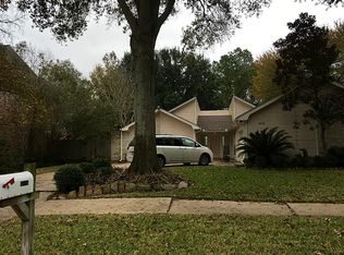 8110 Town Creek Dr, Houston, TX 77095