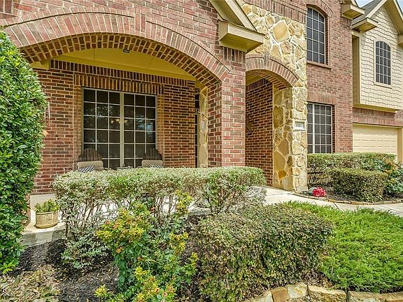 4th image of 1081 Litchfield Cir