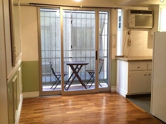 4th image of 439 S Hobart Blvd APT 106