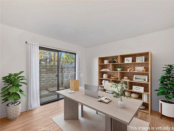 3rd image of 609 E Phillips Blvd