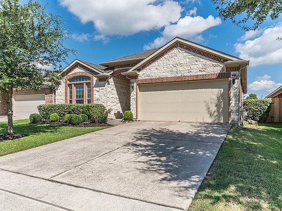 Dual driveway for extra parking.