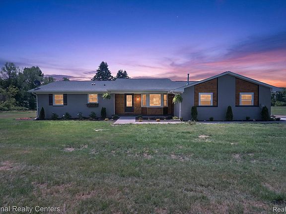 3rd image of 2601 Westwind Dr