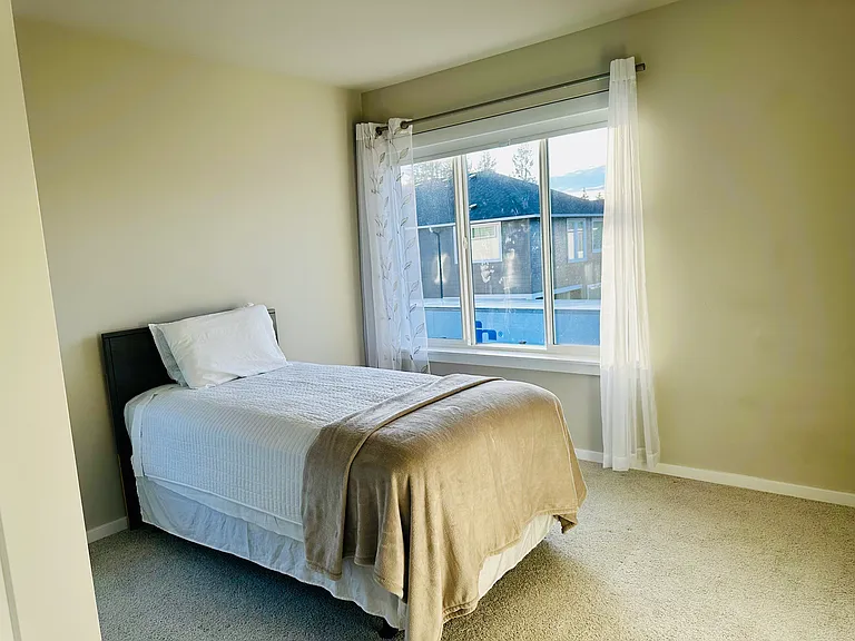 2nd floor - Bedroom 2