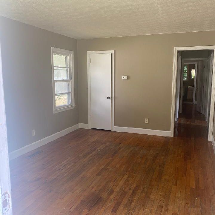 1st image of 1015 Henderson Ave