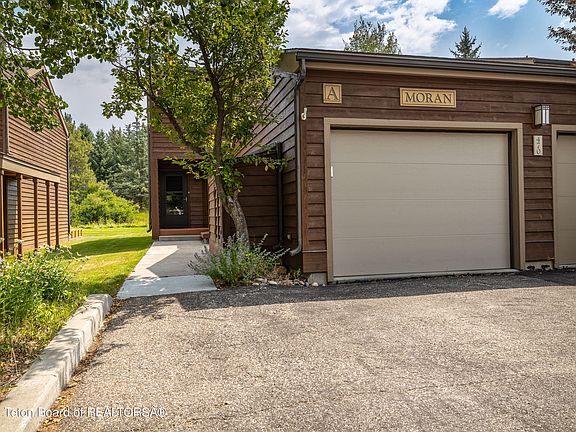 2nd image of 470 E Sagebrush Dr #4
