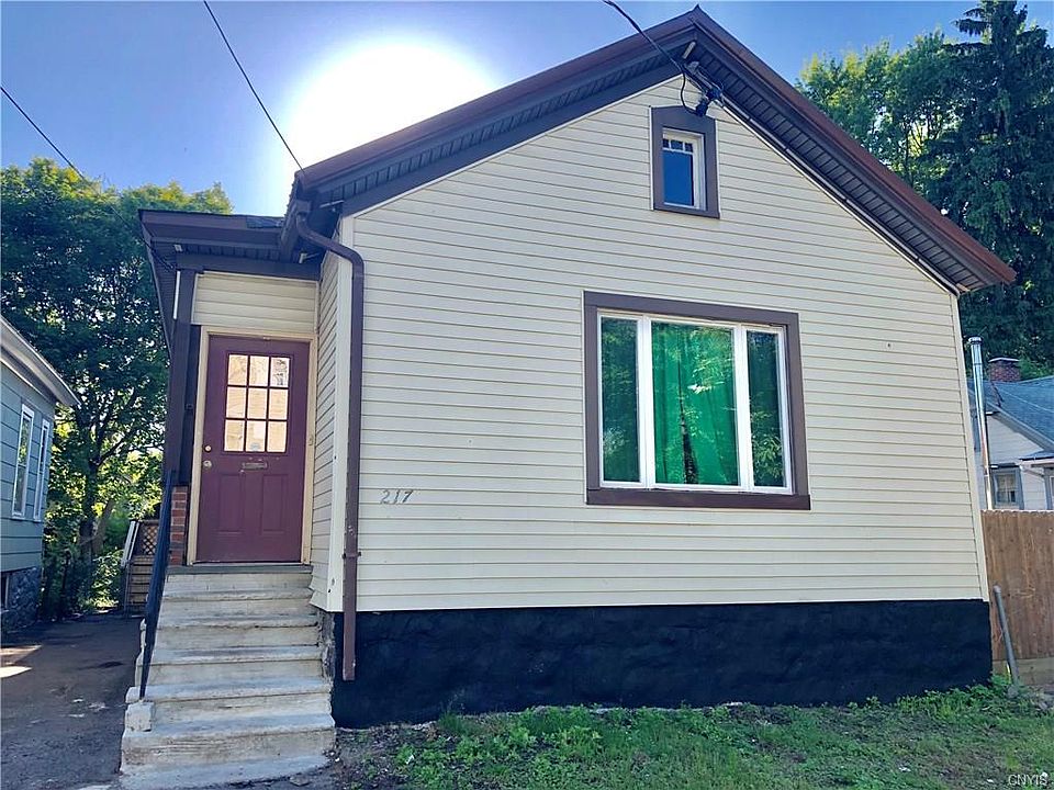 1st image of 217 Grumbach Ave