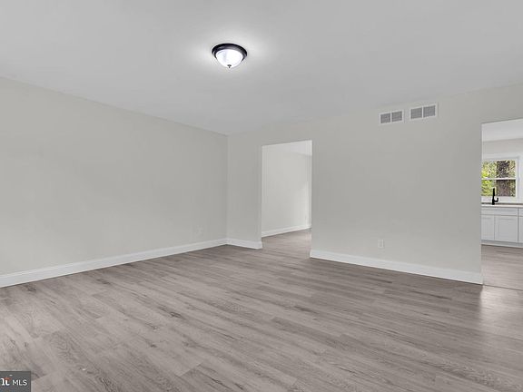 3rd image of 408 New Rd