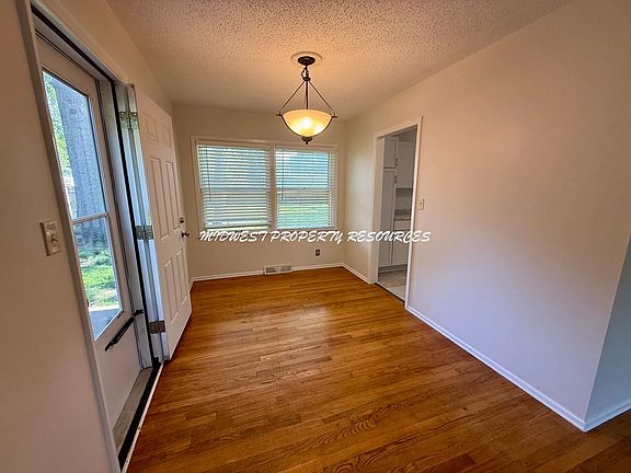 4th image of 510 NW Ward Ln