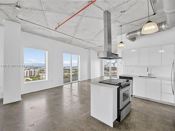 4th image of 10 SW South River Dr #Penthouse I01