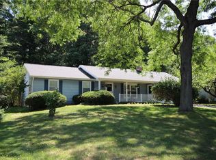 18 Red Leaf Dr, Rochester, NY 14624