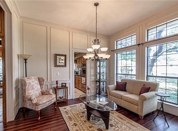 4th image of 2608 Loch Haven Dr