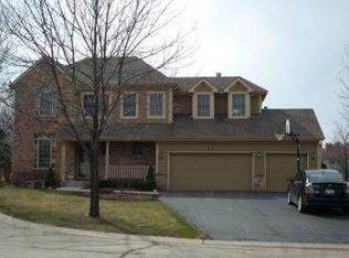 5 Point O Woods Ct, Lake In The Hills, IL 60156