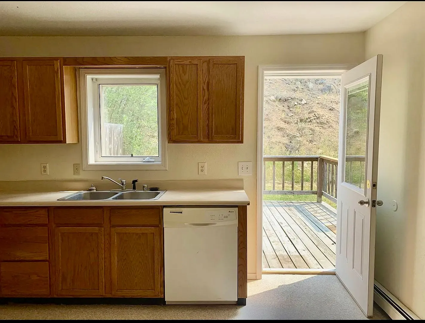 470 Hwy 282 - Clancy 4-Plex — Photo 2