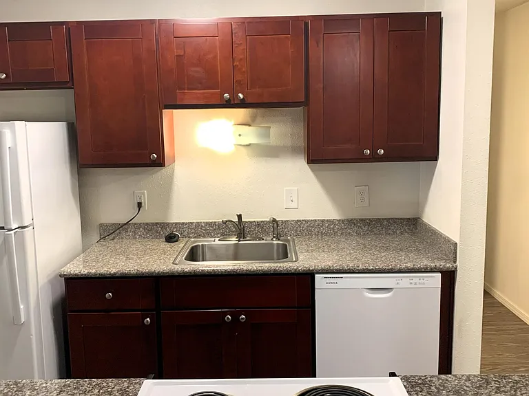 2301 SE Courtney Ave #10 — Photo 4