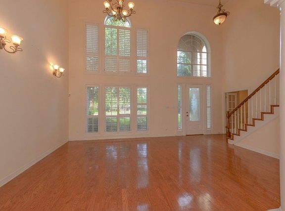 5th image of 902 Winged Foot Dr