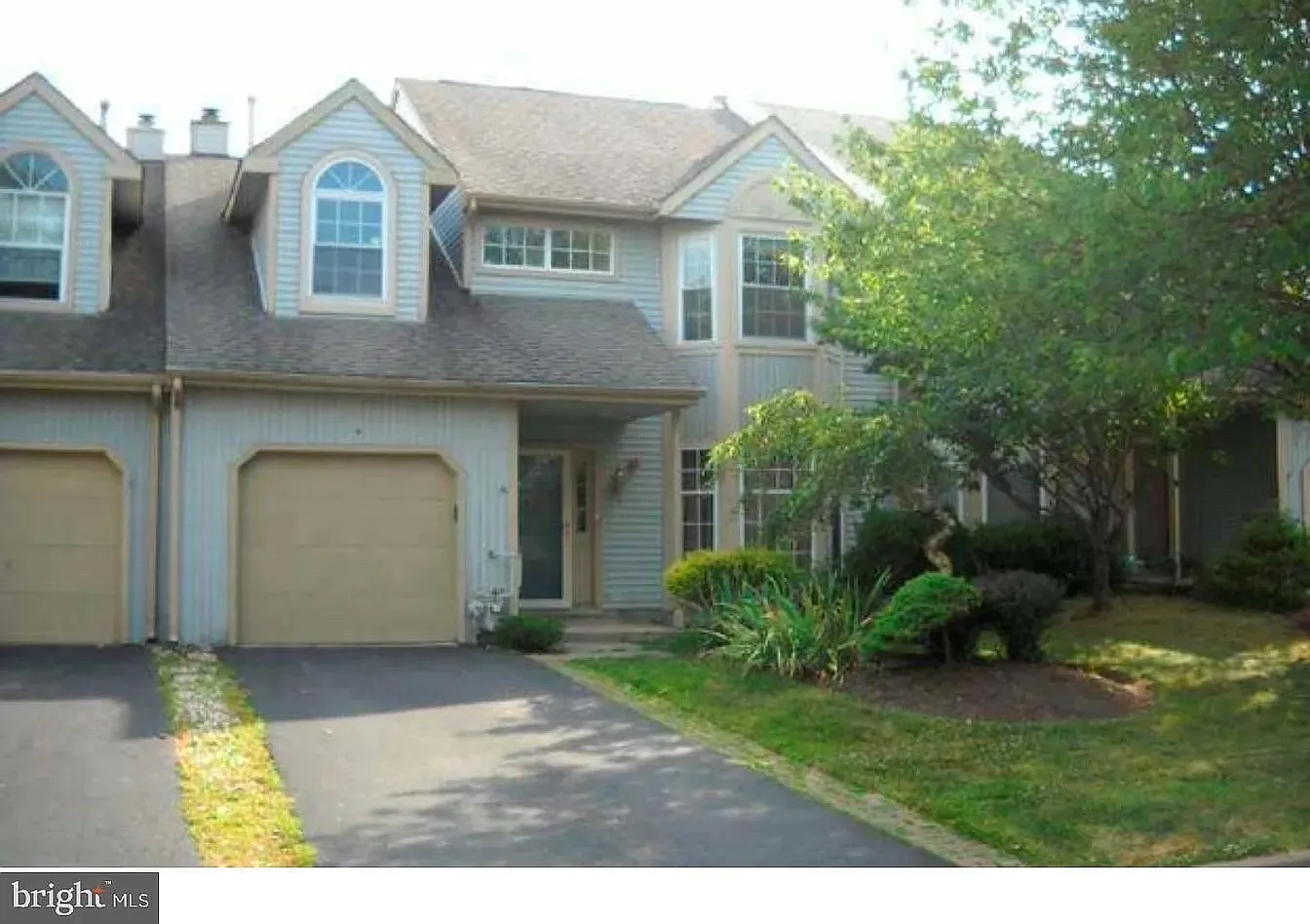 3 bed, 2.5 bath, 2206 sqft, $3,500 — Photo 1