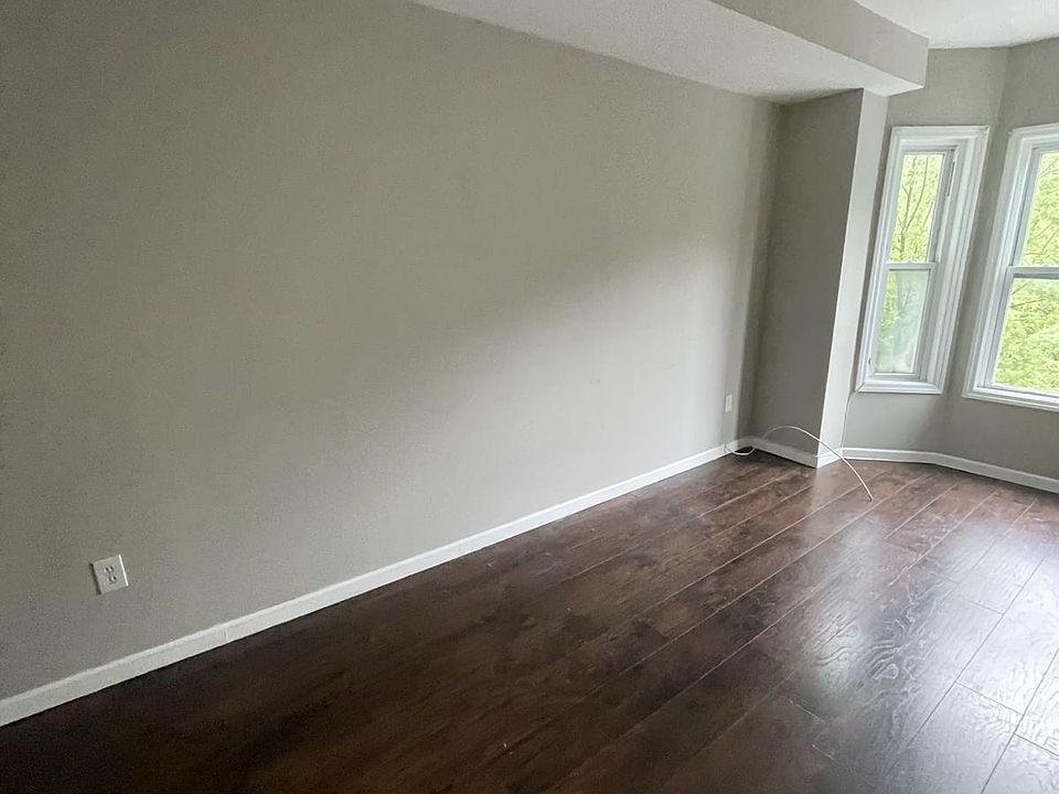 2nd image of 206 N 9th St #B