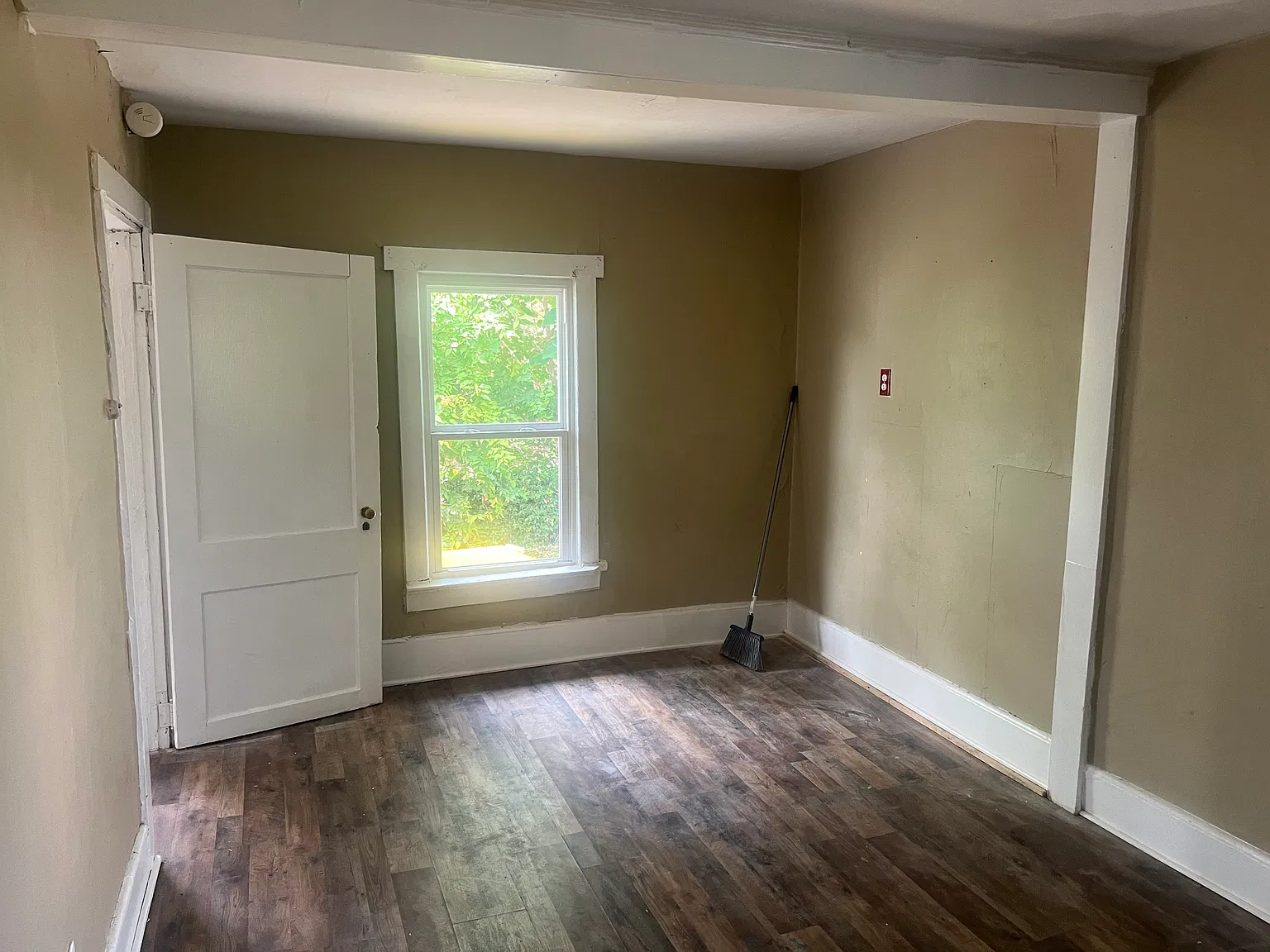 1315 Nutwood Street — Photo 4