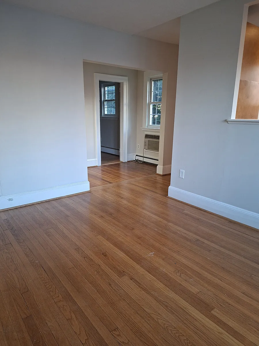 Building Photo - 9 N Beacon St #1-2