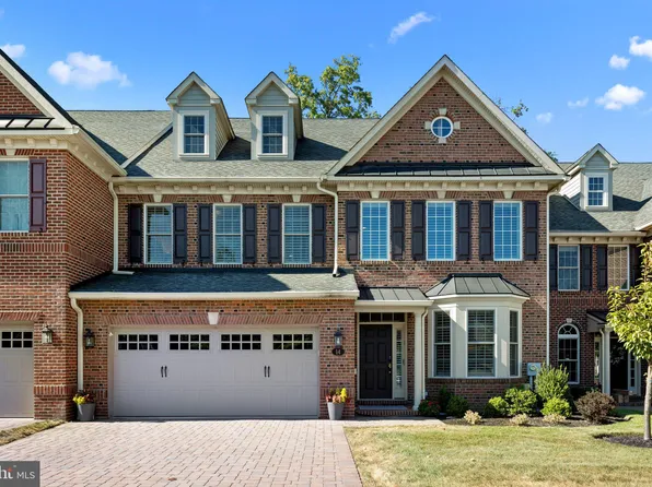 14 Franklin Cir, Newtown, PA 18940