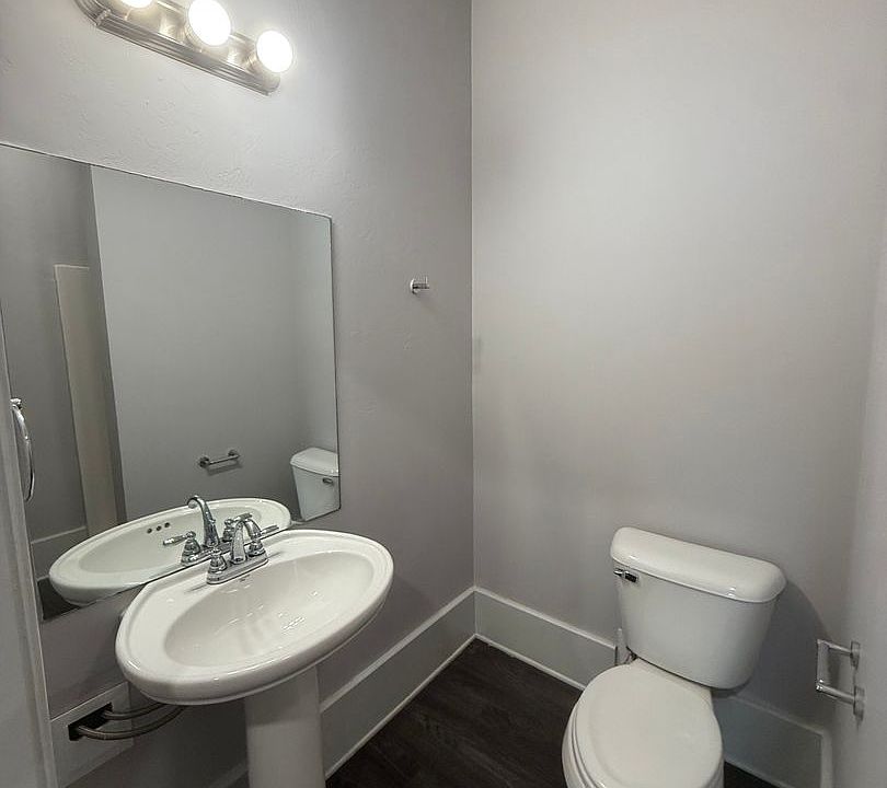 2nd image of 203 Caddo St NE #3H