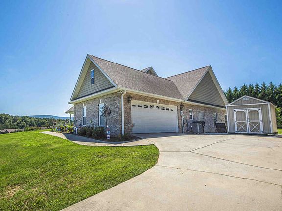 5th image of 2916 Silver Brook Ln