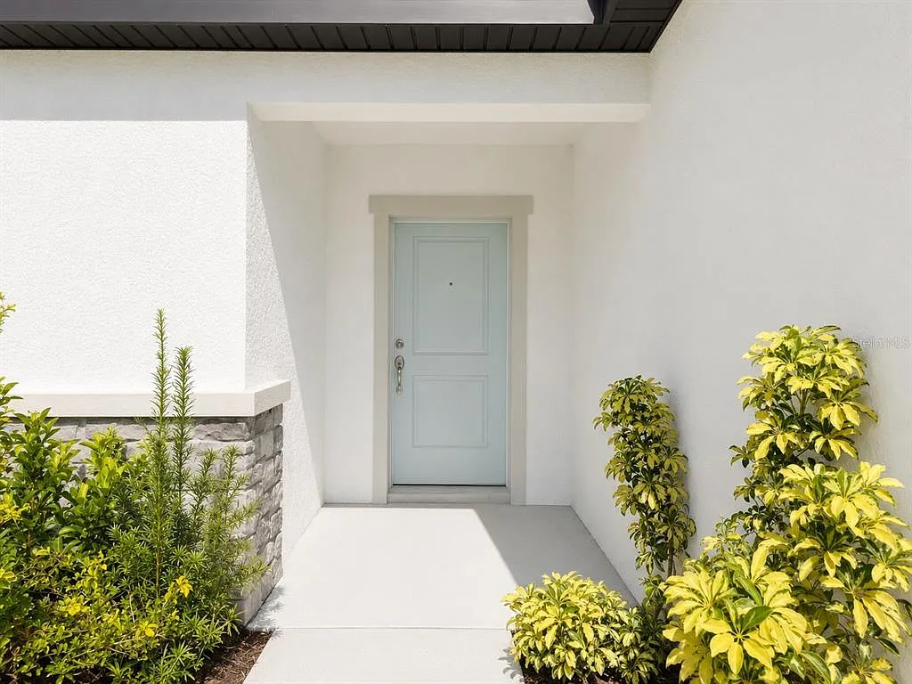 3 bed, 2.0 bath, 1932 sqft, $2,475 — Photo 3