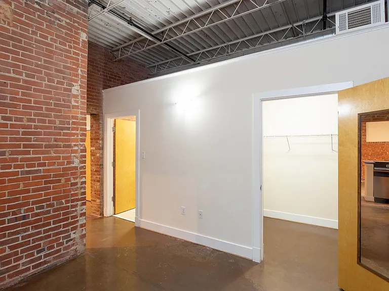 Cornish Brewery Apartment Homes — Photo 6