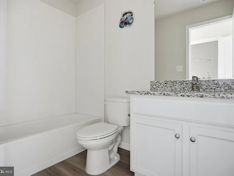 112 Paddington St — Photo 21
