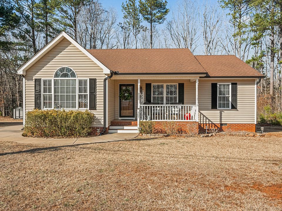 1st image of 107 Apache Dr
