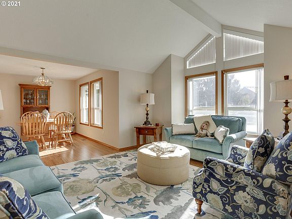4th image of 313 Julie Ann Dr