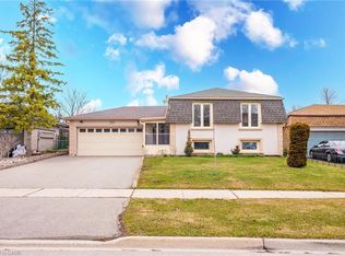 305 Pinegrove Rd, Oakville, ON L6K3P8