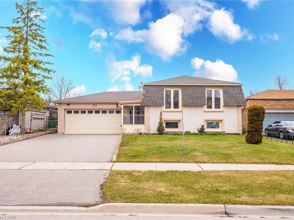 305 Pinegrove Rd, Oakville, ON L6K 3P8