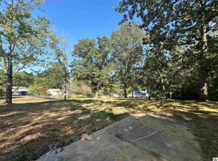483 Lakeway Dr, Murray, KY 42071