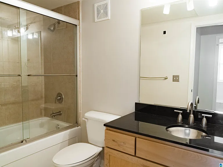 2020 5th Ave S #137 — Photo 17