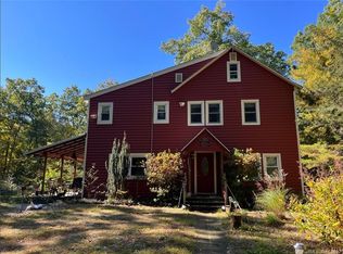 61 Red Bridge Rd, North Grosvenordale, CT 06255