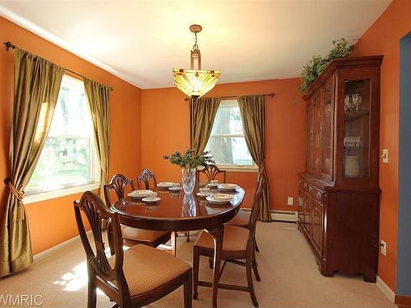 4th image of 1416 Gentian Dr SE