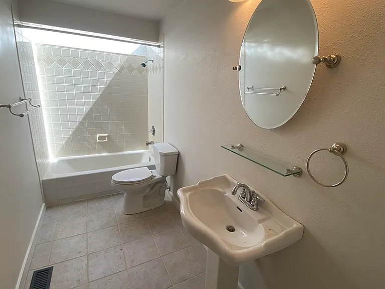 650 Jasmine Pl NW — Photo 22