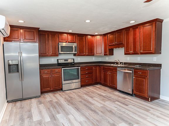 3rd image of 1454 E Ocean View Ave Unit 1
