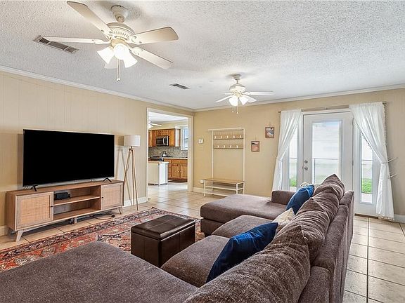 3rd image of 621 Houma Blvd