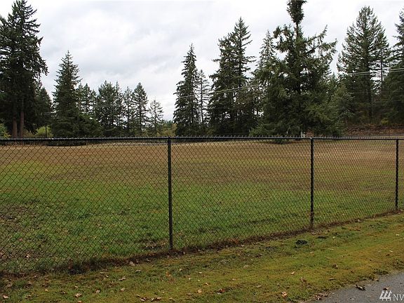 4th image of 4222 260th St E