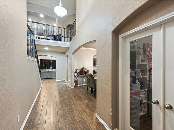 4th image of 4406 Clara Rose Ln