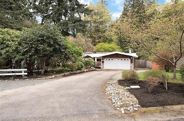1st image of 21060 NE 91st St
